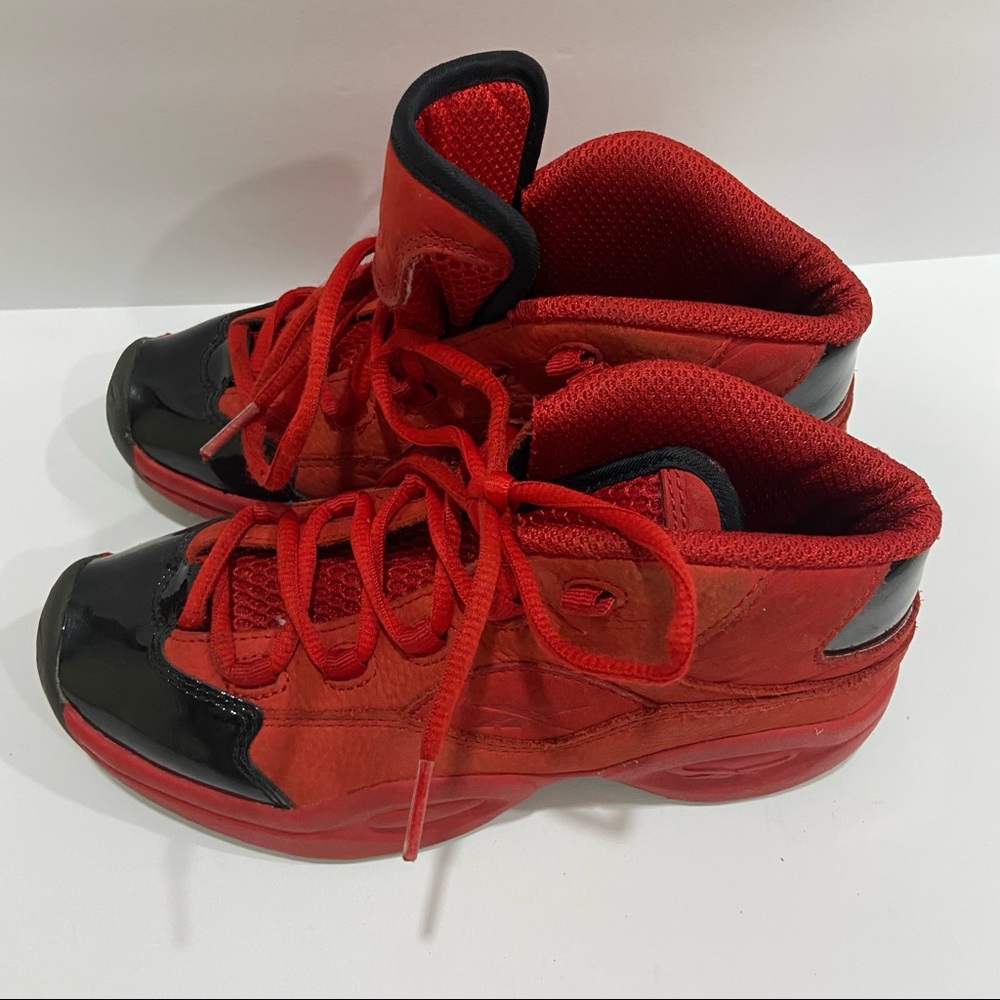 Nike Reebox Red and Black Junior Basketball sneaker shoes Size 2.5